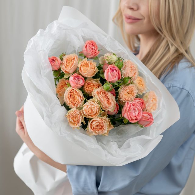 5 кустовых роз (Кения) нежный микс